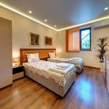 Sea Garden - First Line&free Parking Apartment Burgas City